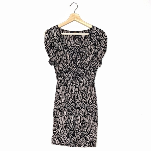 Akiko 100% Silk Printed Mini Dress Surplice V Neck Faux Wrap Floral Tan Size XS - Picture 1 of 14